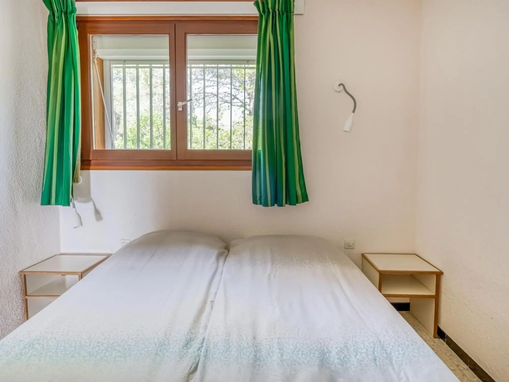 Delightful villa in Prades-sur-Vernazobre with Private Pool