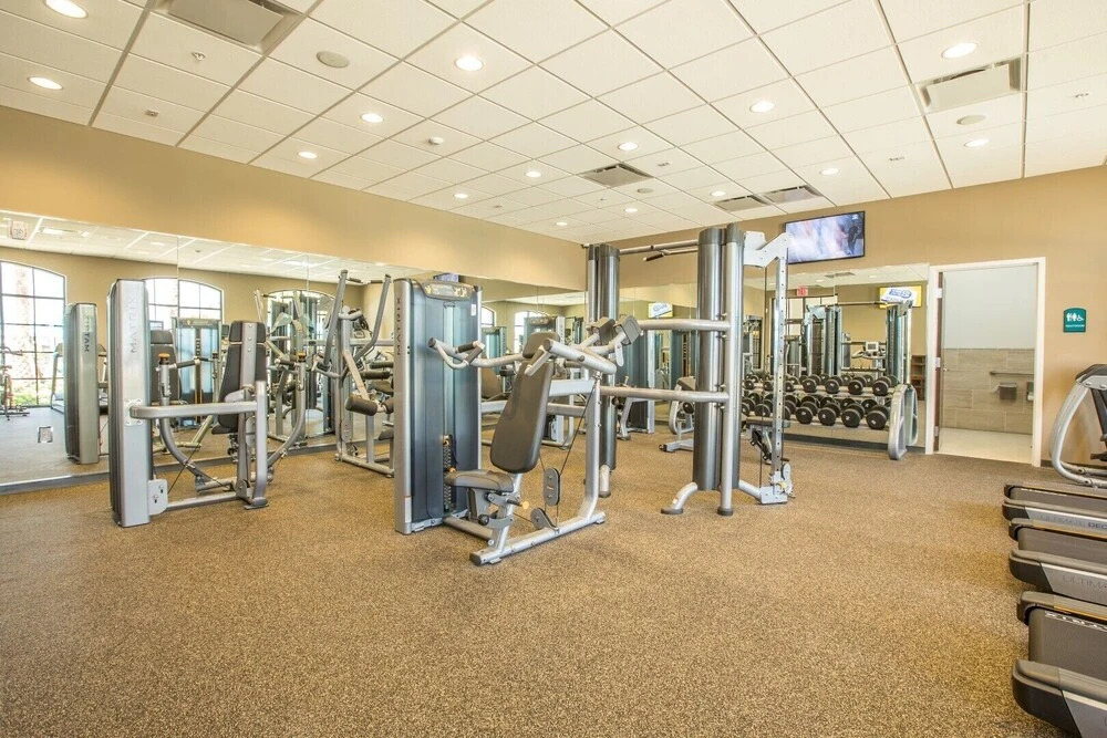 Beautiful Townhome W/private Pool 7 mi to Disney