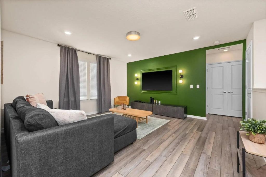 Brand New Windsor Island 5 Suites