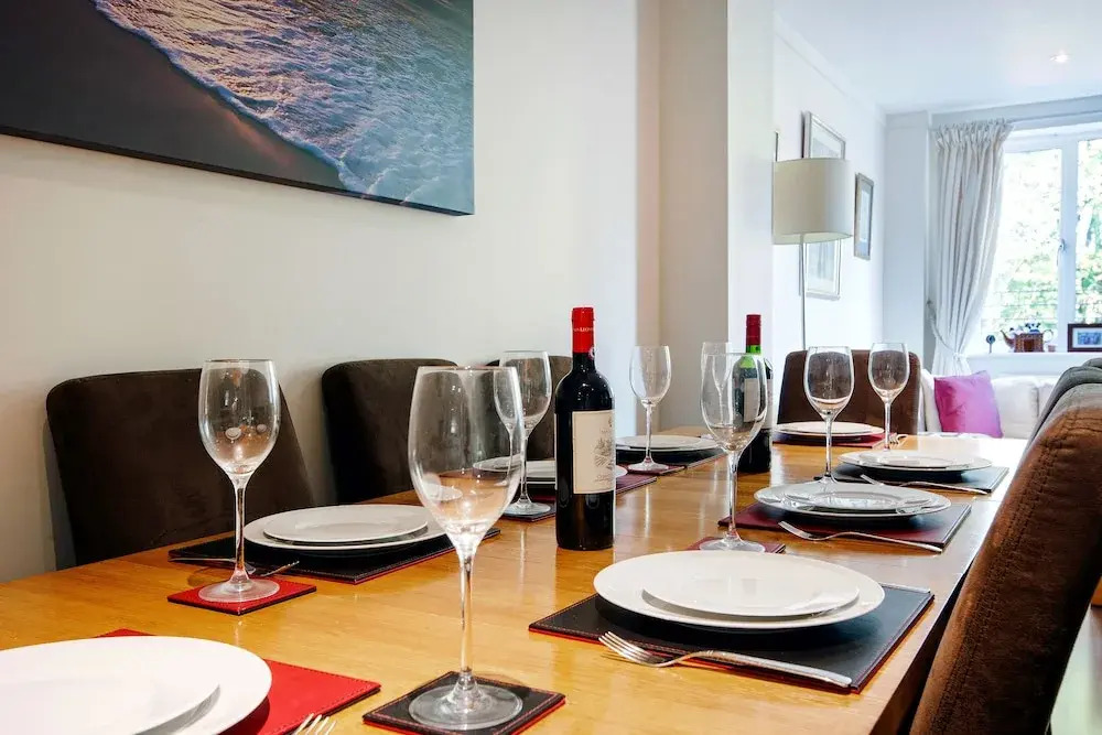 Prestigious Putney home by the River Thames