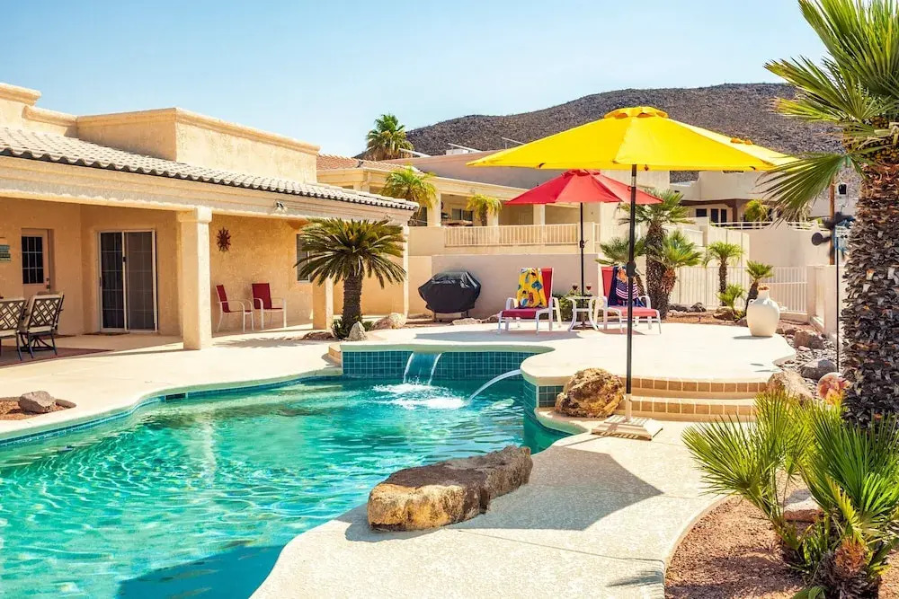 Tropic Paradise 3 bed + 3 Bath Pool Home