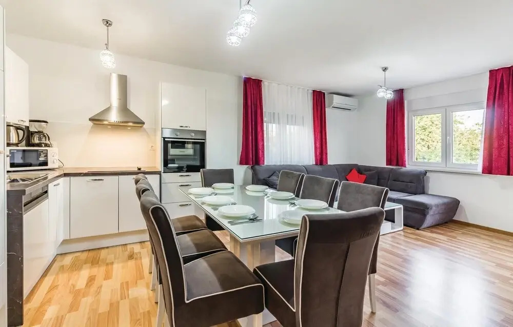 Beautiful Home in Medulin With Wifi and 3 Bedrooms