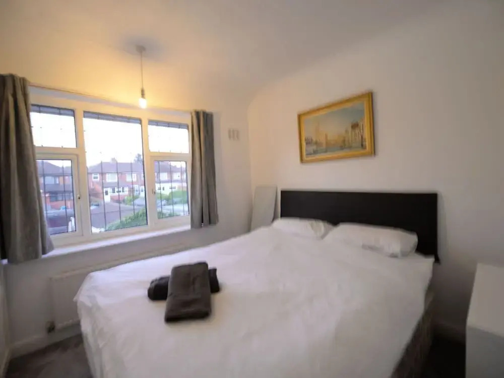 Alluring Holiday Home in Coventry With Garden