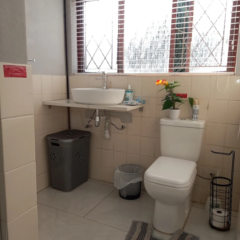 Crest Farm - Self-catering 2-bedroom, Wi-fi, Views, Swiming Pool