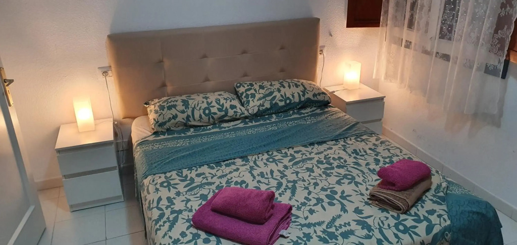 New fabulous 2-bedroom apartment right on the beach of Los Crstianos