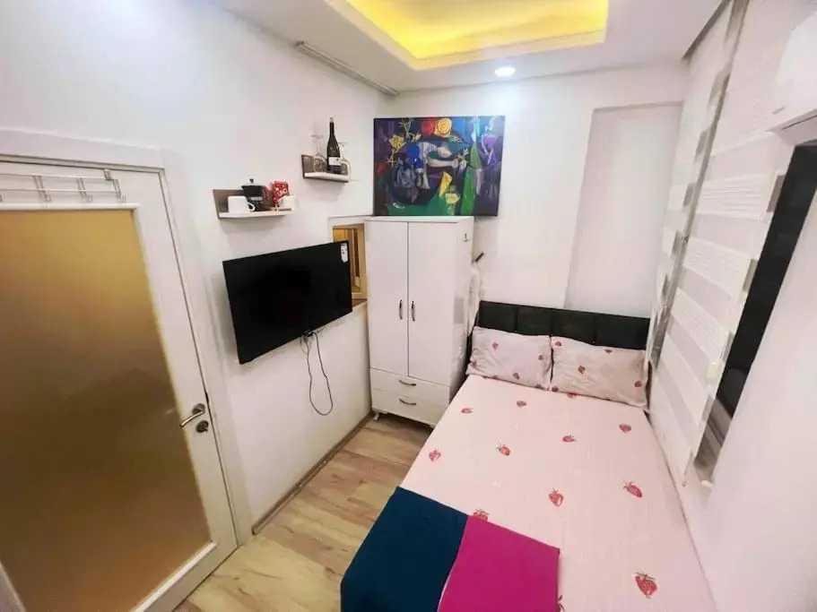 A TINY FLAT IN OLD TOWN AREA 850€ Per mounth