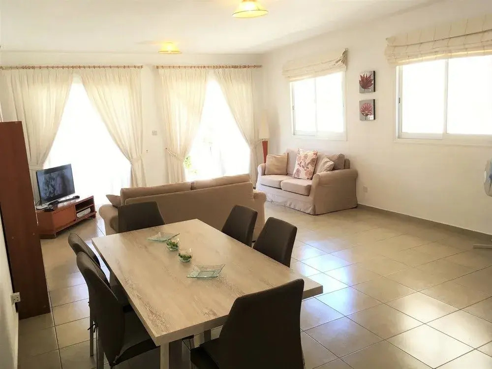 One bedroom apartment at diana gardens