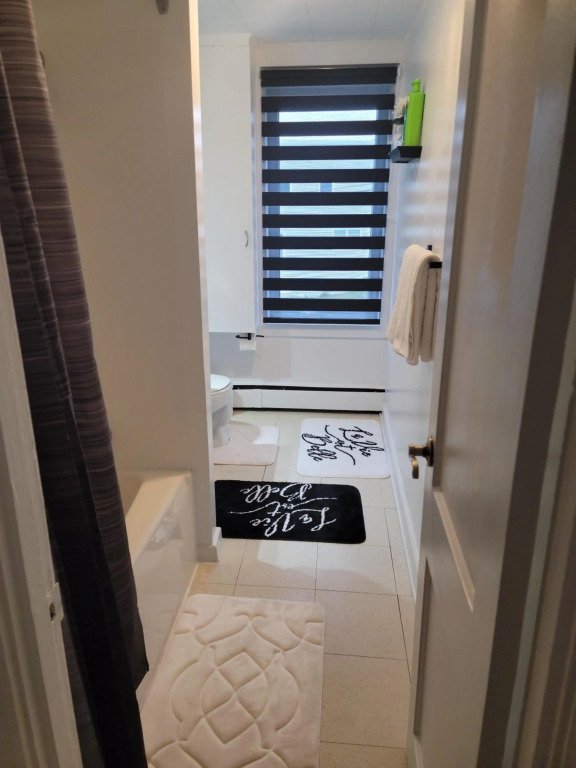 charming & comfy apartment, close to highway, wifi, netflix, amazon prime