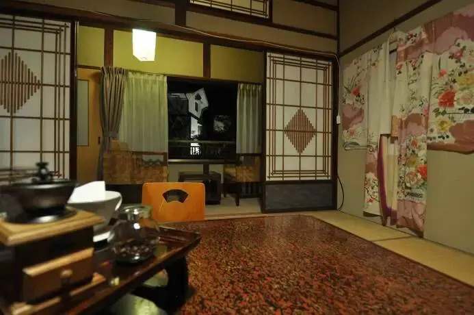 Kutsurogi no Yado Yukiya