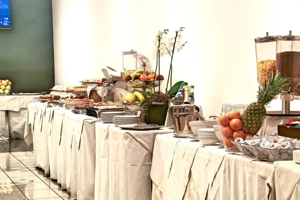 Puccini Hotel Milan, Tapestry Collection By Hilton