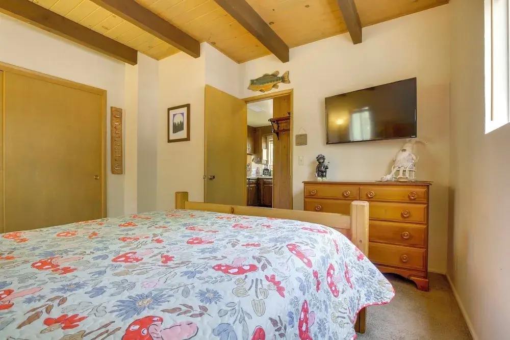 Lake Arrowhead Family Home w/ Game Room