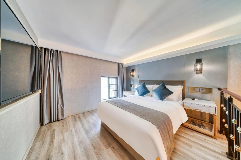 Jitai Hotel (Shanghai Train Station South Square)