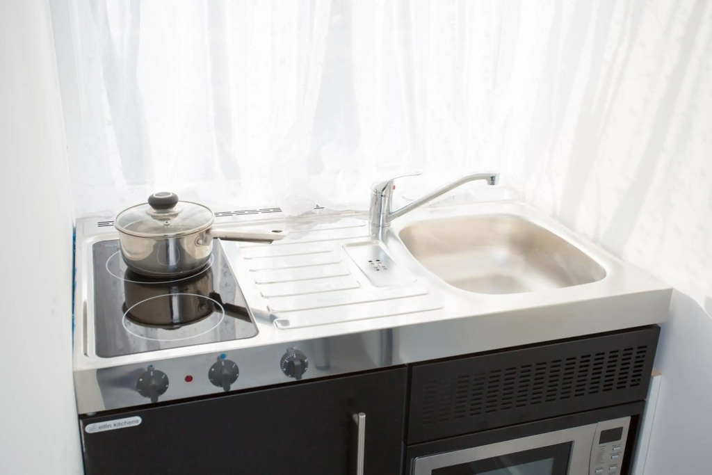 Heathrow Windsor Studios and rooms with free Wifi and Parking