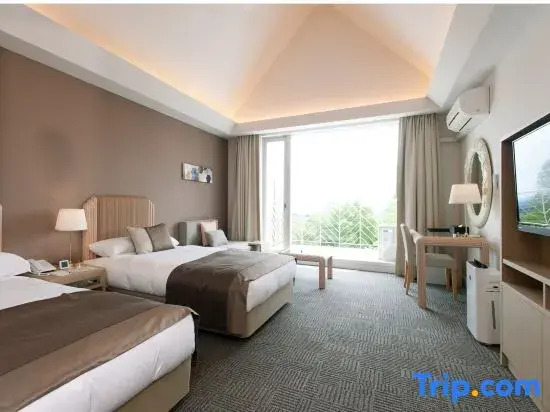 Sunhills Hotel