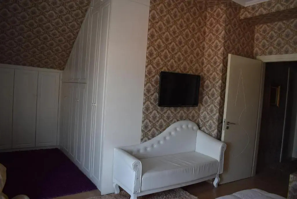Luxury Apartment in Tirana Lake