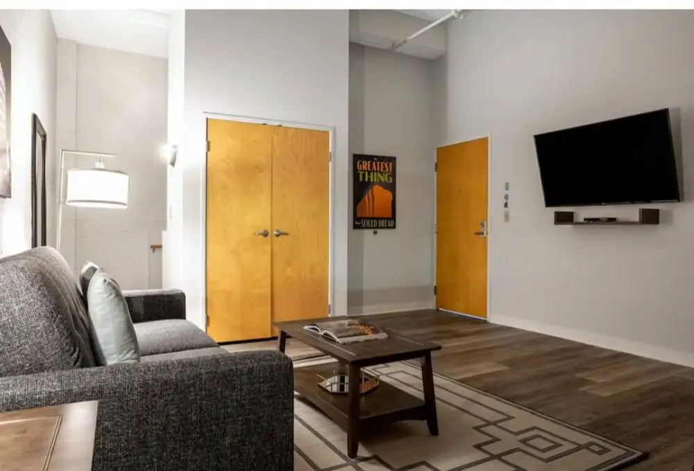 Beautiful 2BR 2BA In The Block by CozySuites