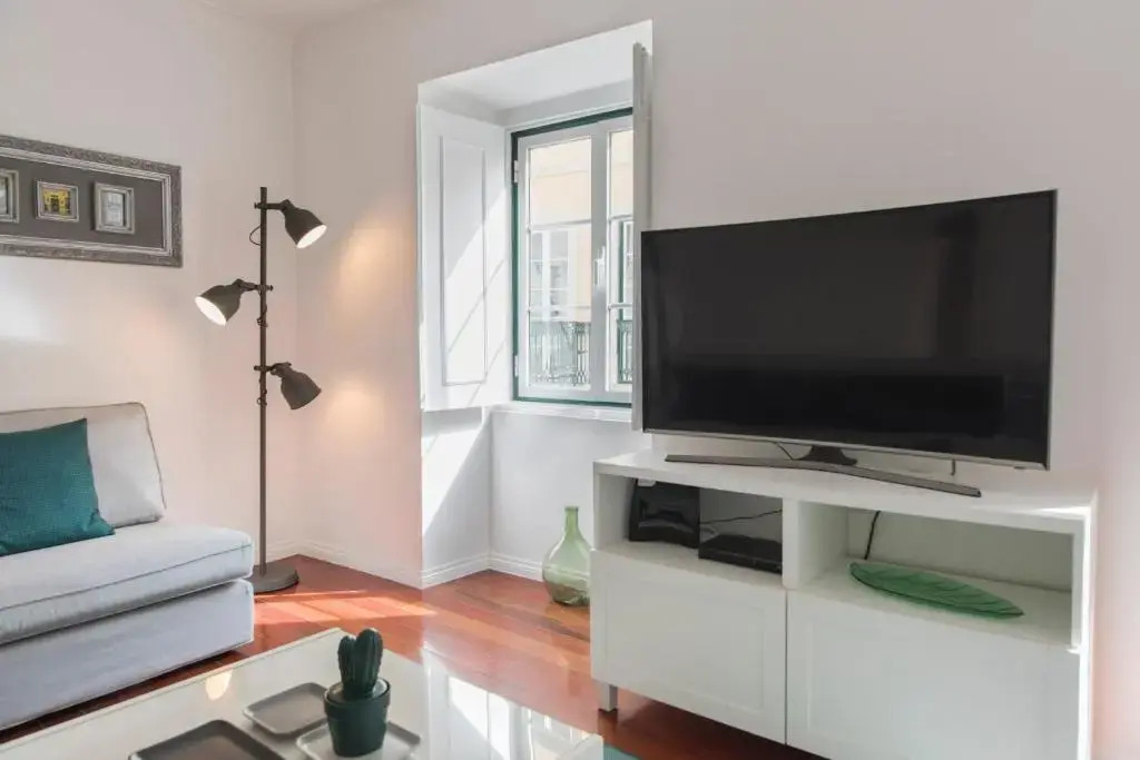 LovelyStay - Bica Patio Duplex