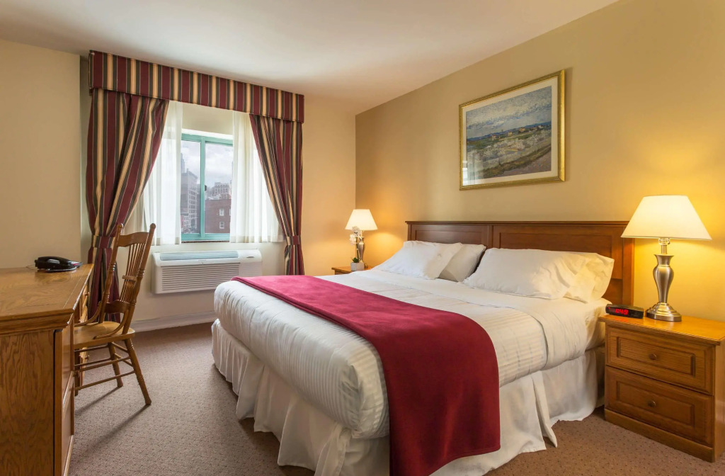 Chelsea Savoy Hotel