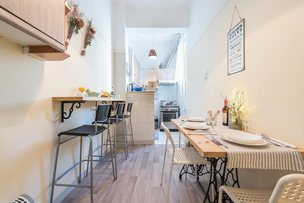 Stylish 1BR Retreat in Central Athens