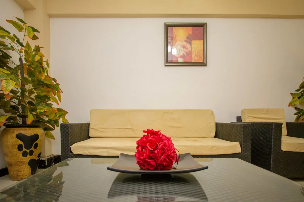 Meru Paramount Hotel