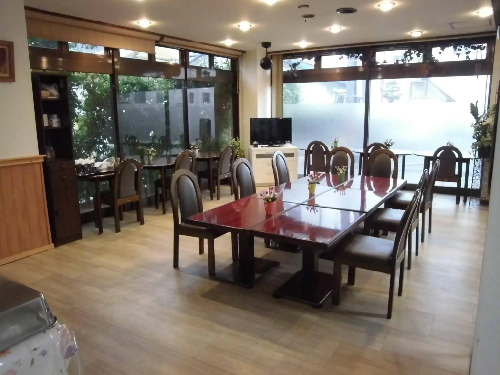 Sunshine Hotel