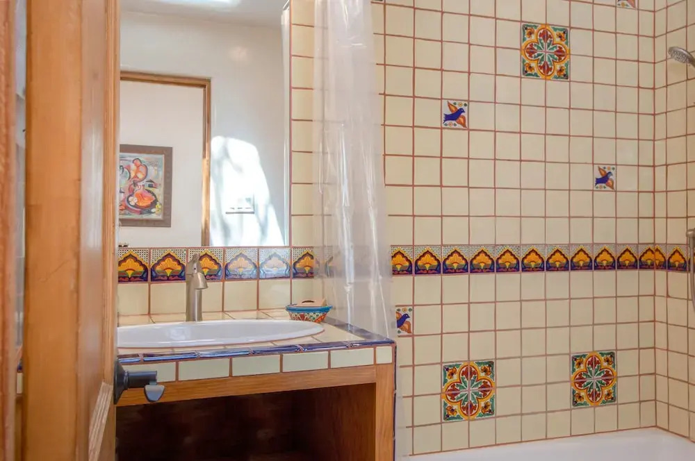 East Alameda - 3 Br Home