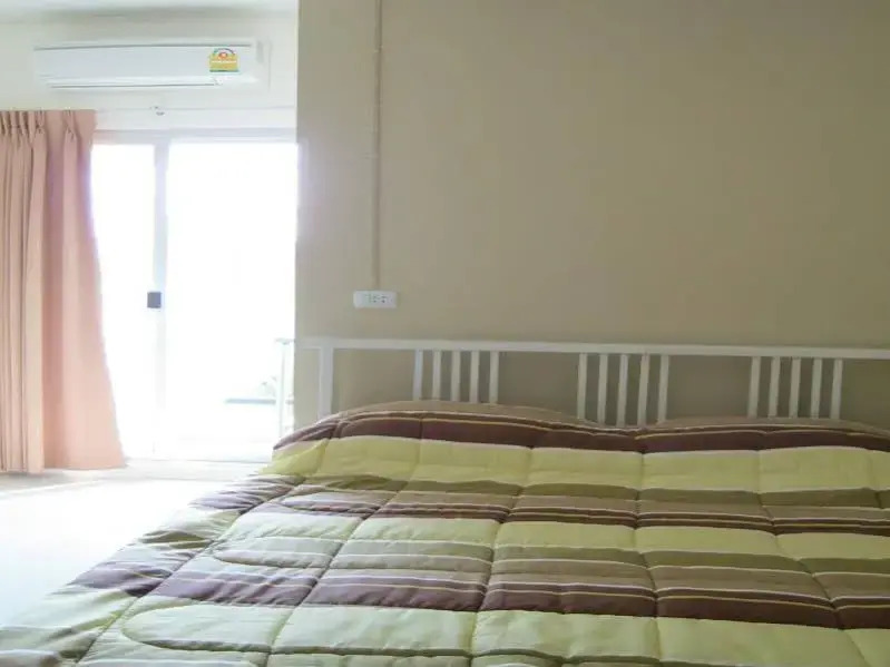 68 Living Apartment
