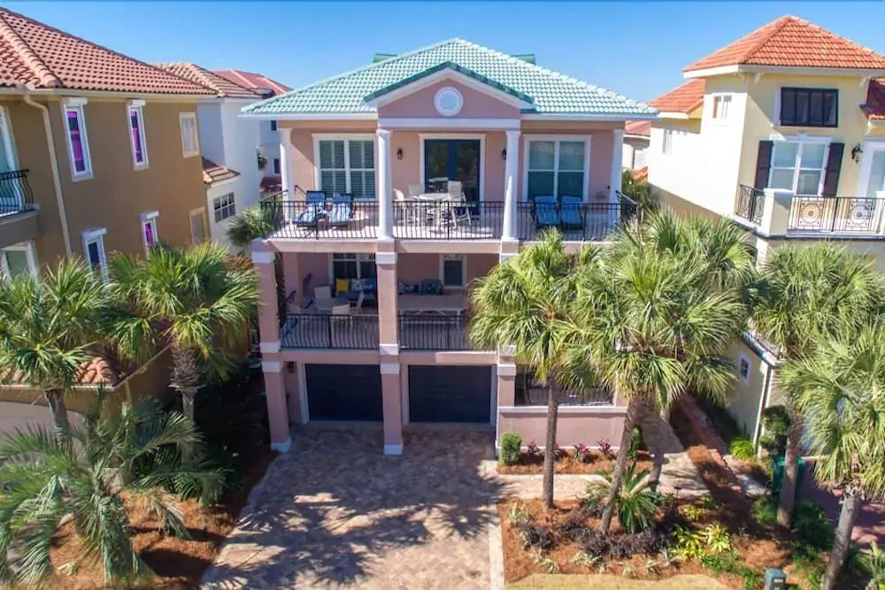 Honu Hale 5 Bedroom Holiday Home by Five Star Properties