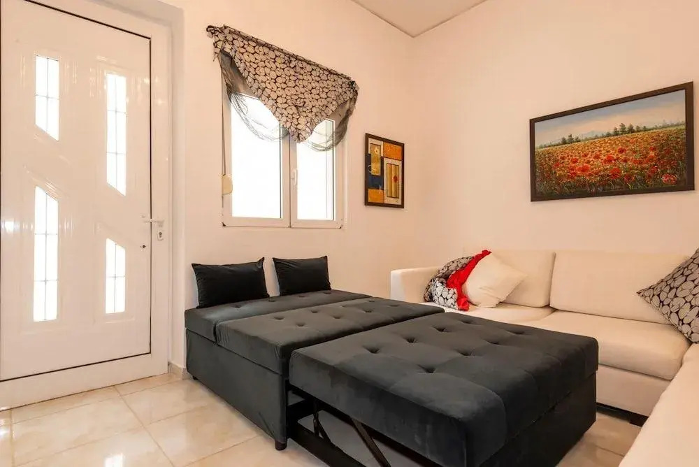 Gogo s Cosy Beach House