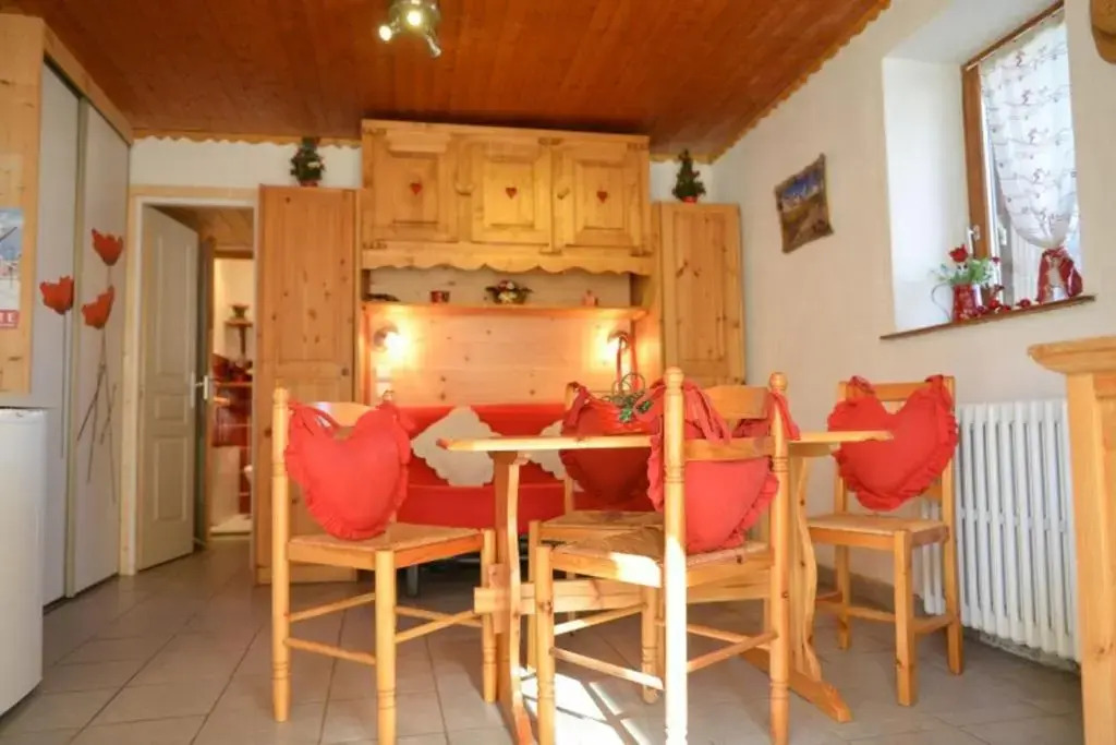 Studio avec jardin clos et wifi a Valloire a 3 km des pistes