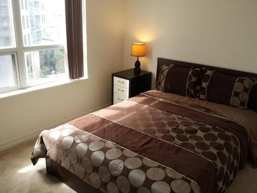 2 Bedroom 1 Bathroom Prime Location in Mississauga