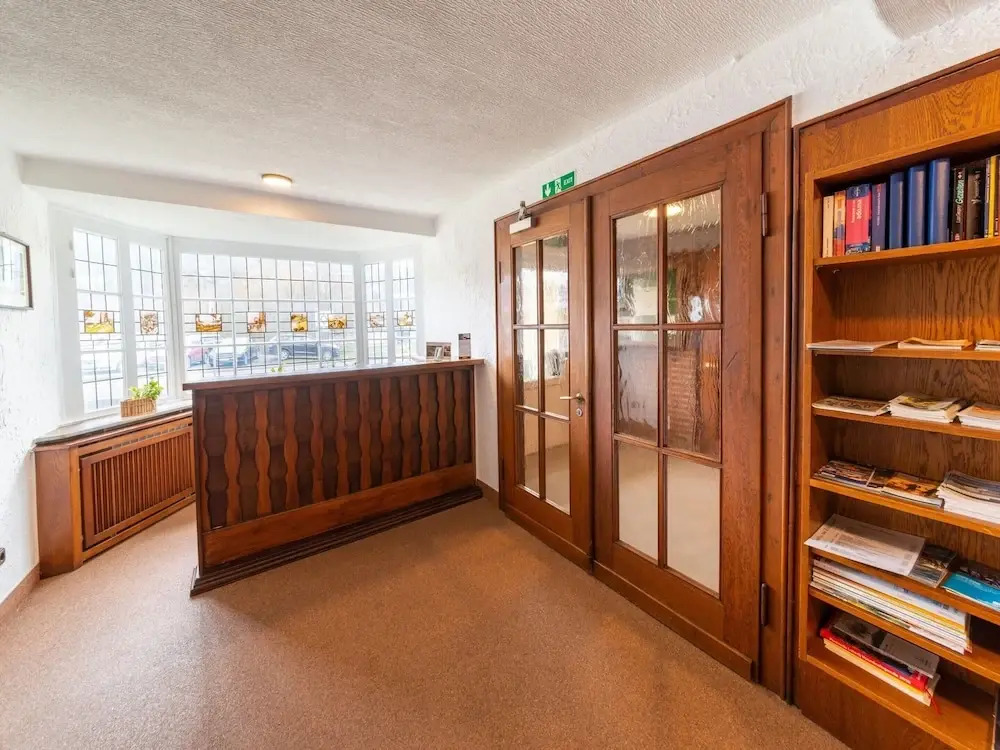 Große Gruppenunterkunft im Nationalpark Eifel mit Bar und Terrasse