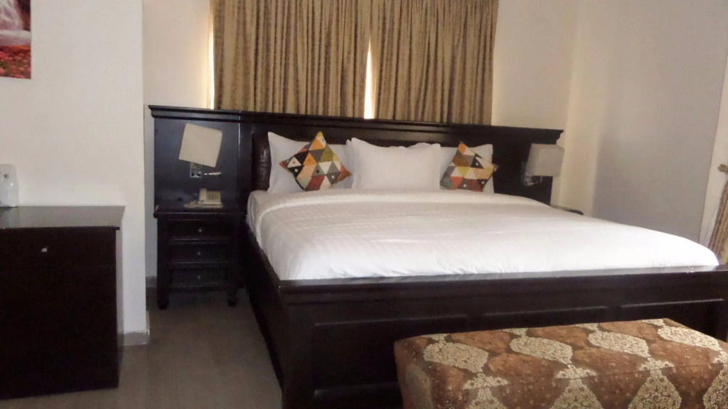 Larry Mitchelle Suites