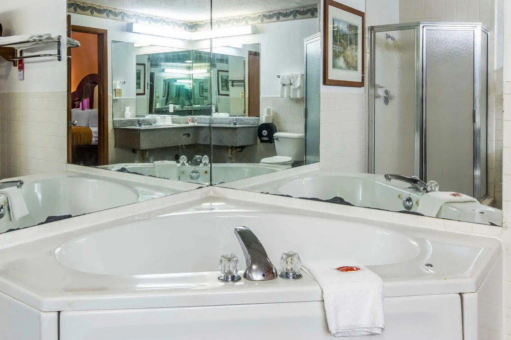 Econolodge inn & suites