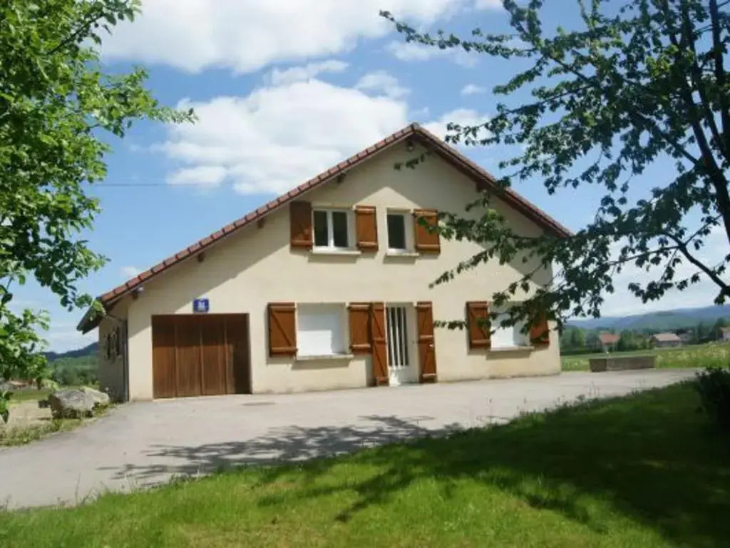 Gîte spacieux avec cheminée, proche nature, accessible PMR, idéal famille et motards - FR-1-589-34