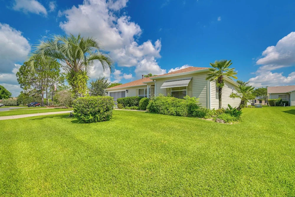 Home in The Villages w/ Lanai & Private Hot Tub