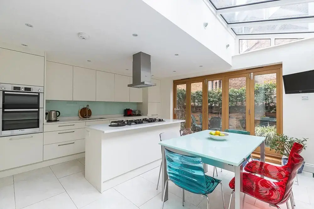 JOIVY Stunning 3 bed House Close to Westfield
