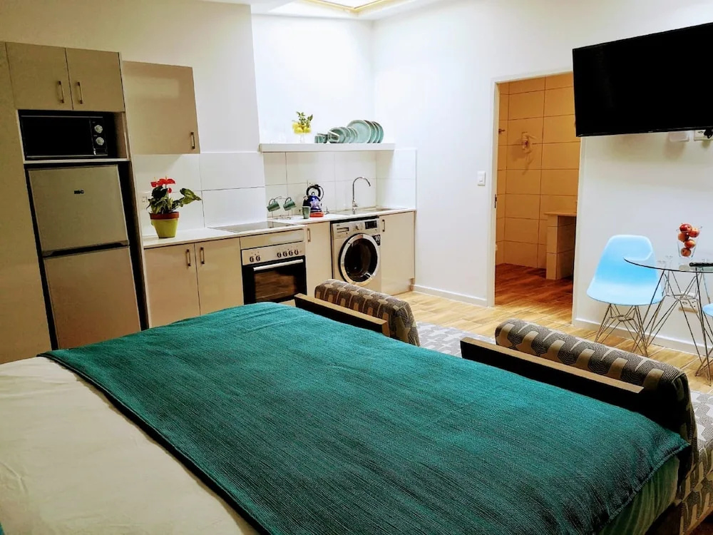 Urban Oasis Aparthotel