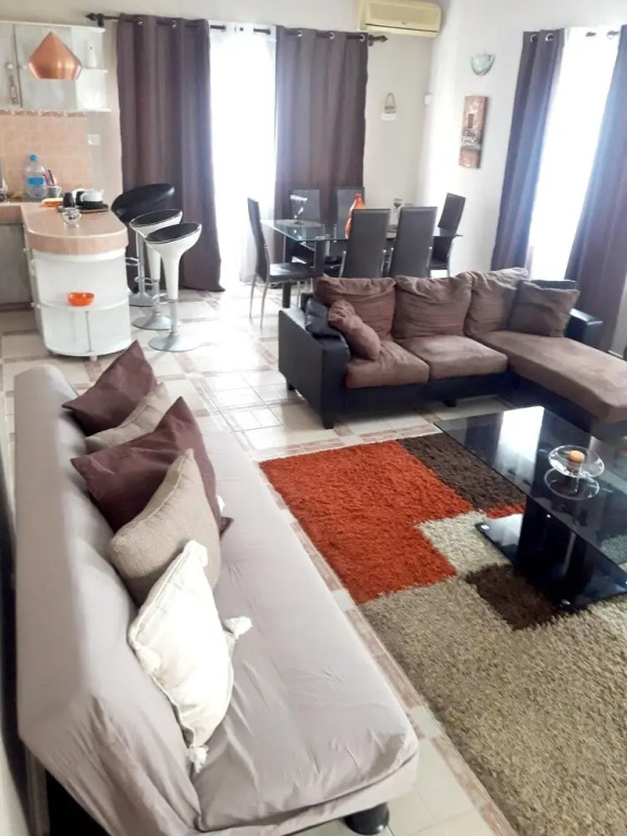 Apartment With 2 Bedrooms in Melville, With Pool Access, Enclosed Gard