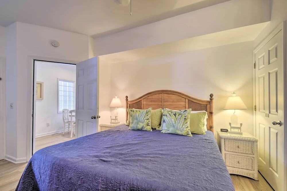 Sunset Beach Retreat - Monthly Rentals Welcome!