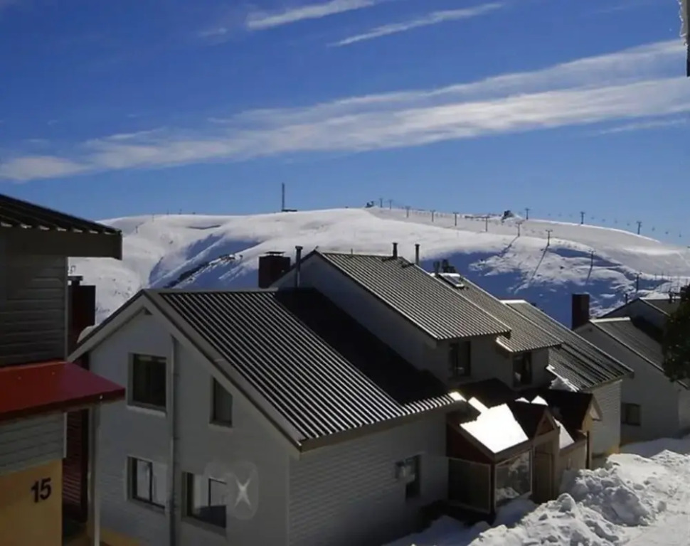 Hotham 3 Bedroom Apt