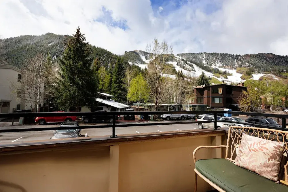 Aspen Townhouse East Unit 7