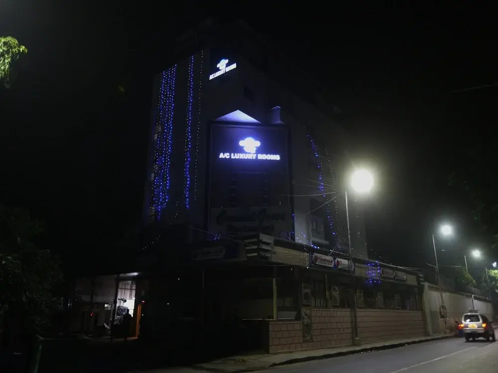 OYO 9655 Hotel Grace Residency