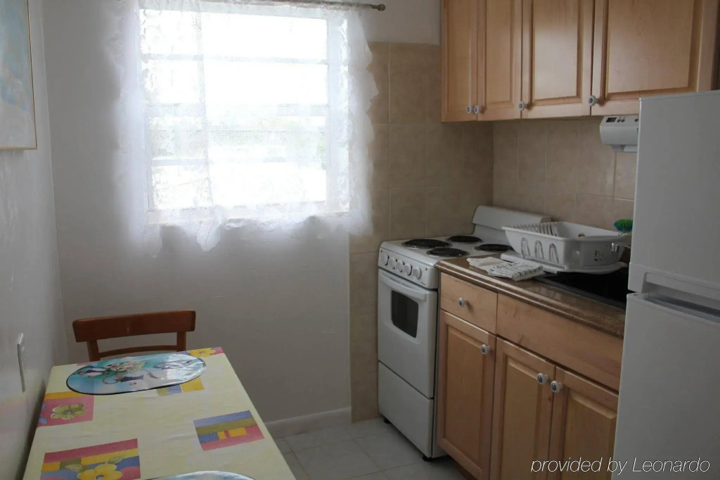 Breakaway Inn Guest House