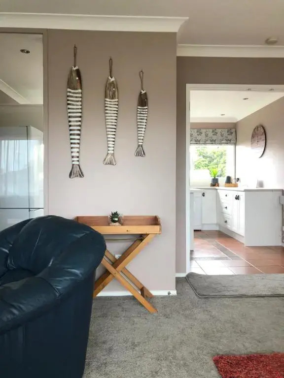 Uxbridge Luxury Apartment
