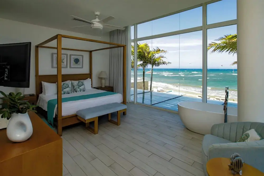 Oceanfront Luxury 10BR Villa