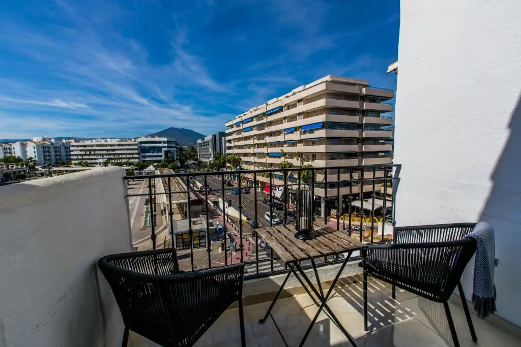 Luxurious 2 Bed Puerto Banús Apt - RDR193