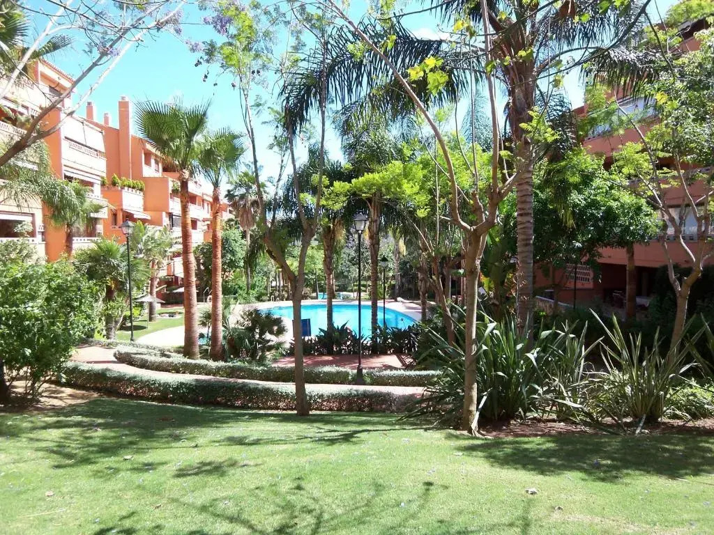 Apartamento de 2 habitaciones en el corazón de La Milla de Oro,Marbella