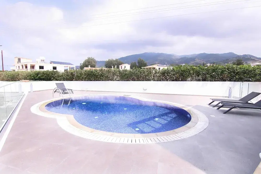 Phaedrus Living Beachfront Villa Mare
