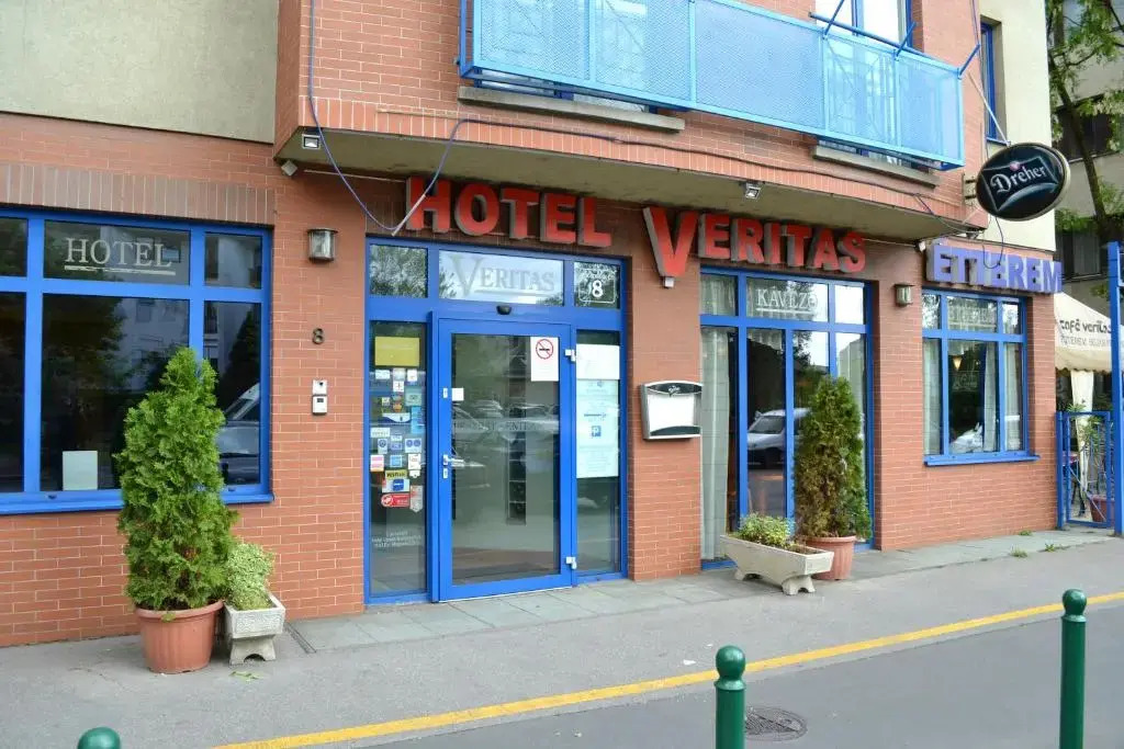 Hotel Veritas